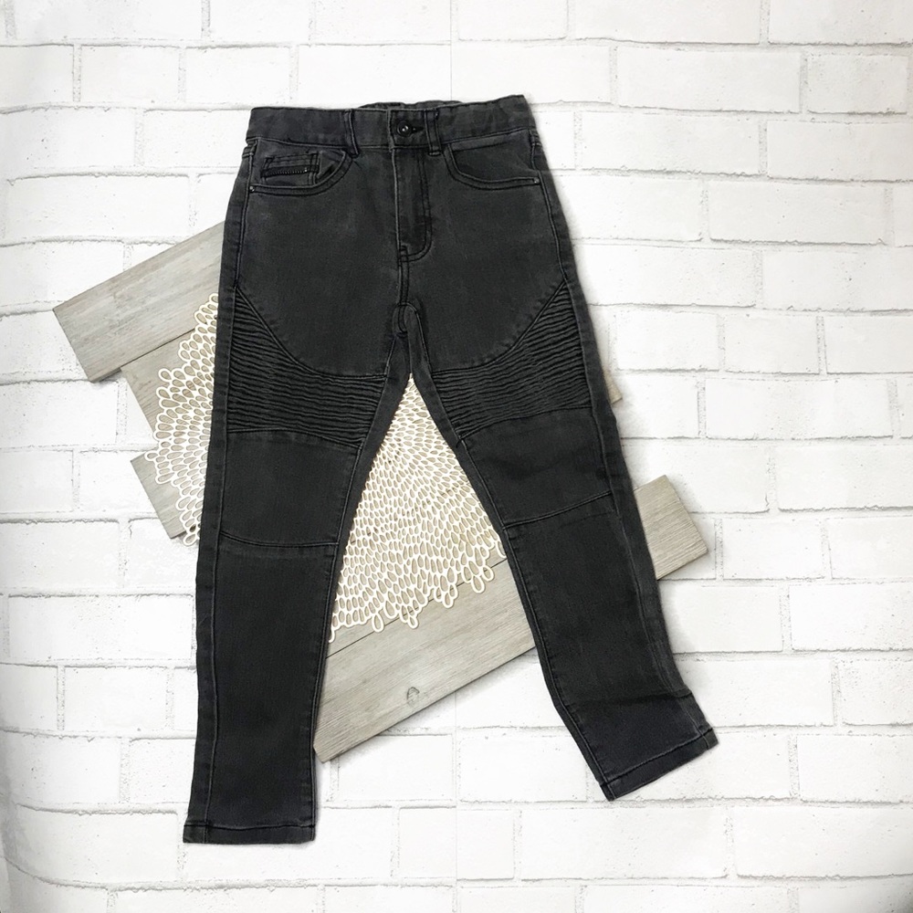 Mossimo supply co. Size 6 stylish jeans